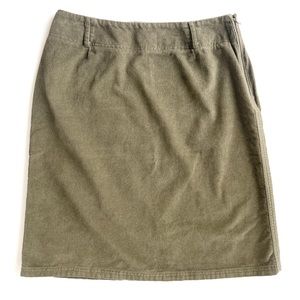 Jones Wear Vintage Midi Corduroy Olive Green Skirt in Size 8